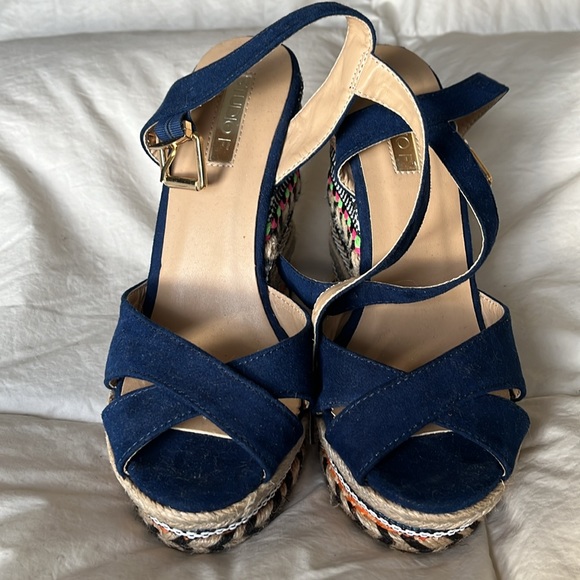 Wedge Heels - Picture 4 of 5